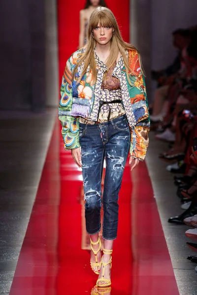 Look 50